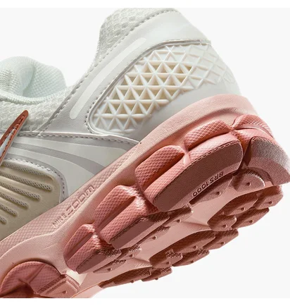Кроссовки женские Nike Zoom Vomero 5 White FJ2028-002