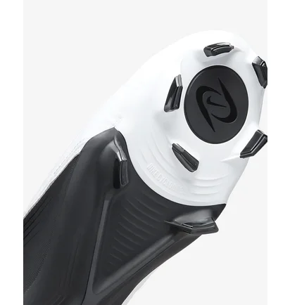 Бутсы унисекс Nike Mg Phantom Gx 2 Academy White/Black FD6723-100