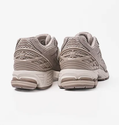 Кроссовки унисекс New Balance 1906R Grey M1906RGR