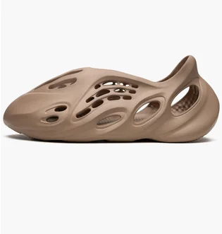 Тапочки мужские Adidas Yeezy Foam Runner Brown GV6842