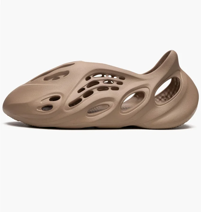 Тапочки мужские Adidas Yeezy Foam Runner Brown GV6842