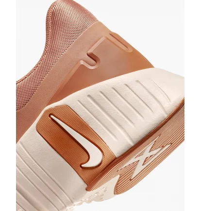 Кросівки жіночі Nike Free Metcon 5 WomenS Training Shoes Orange DV3950-200