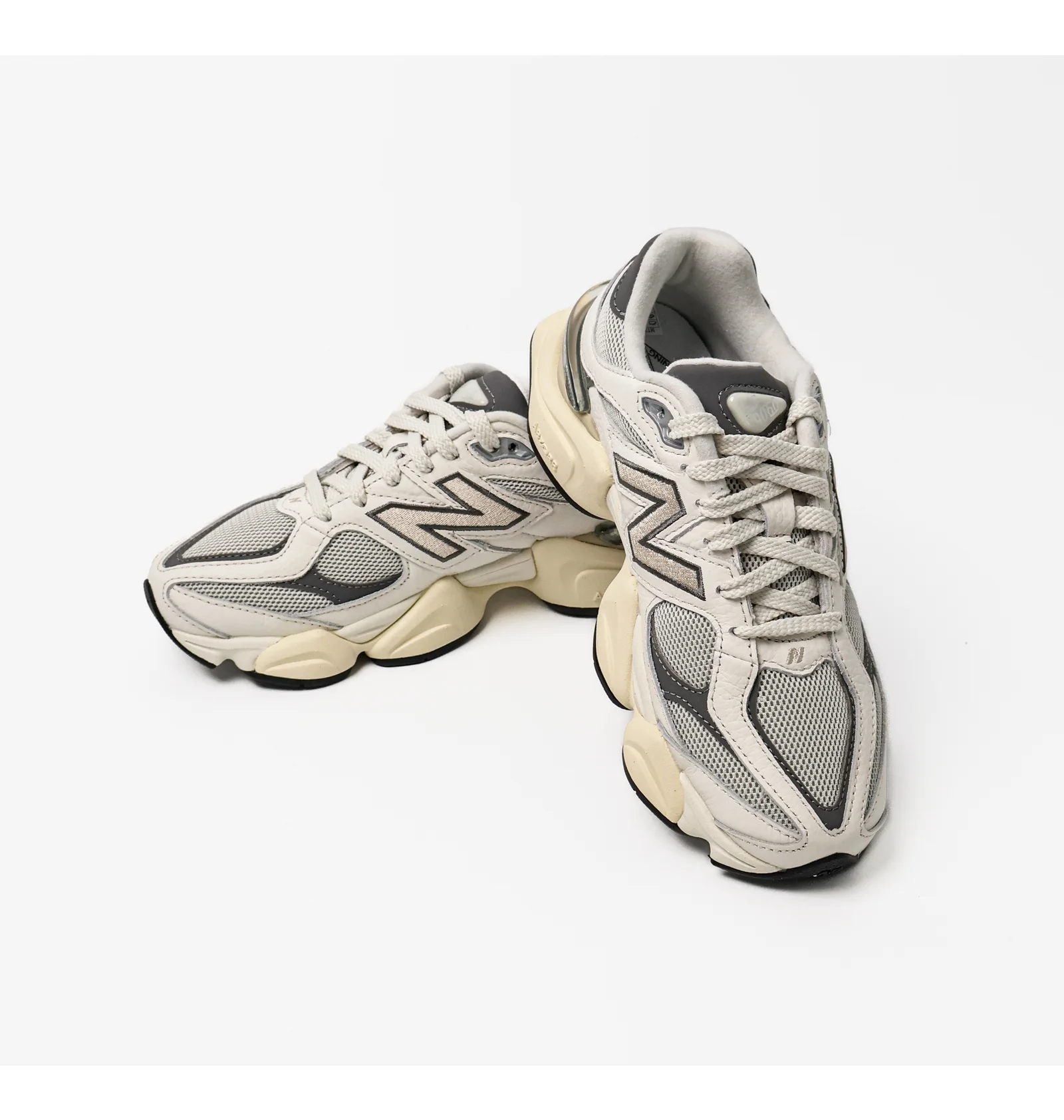 ᐉ Кросівки чоловічі New Balance 9060 White/Green U9060AGA