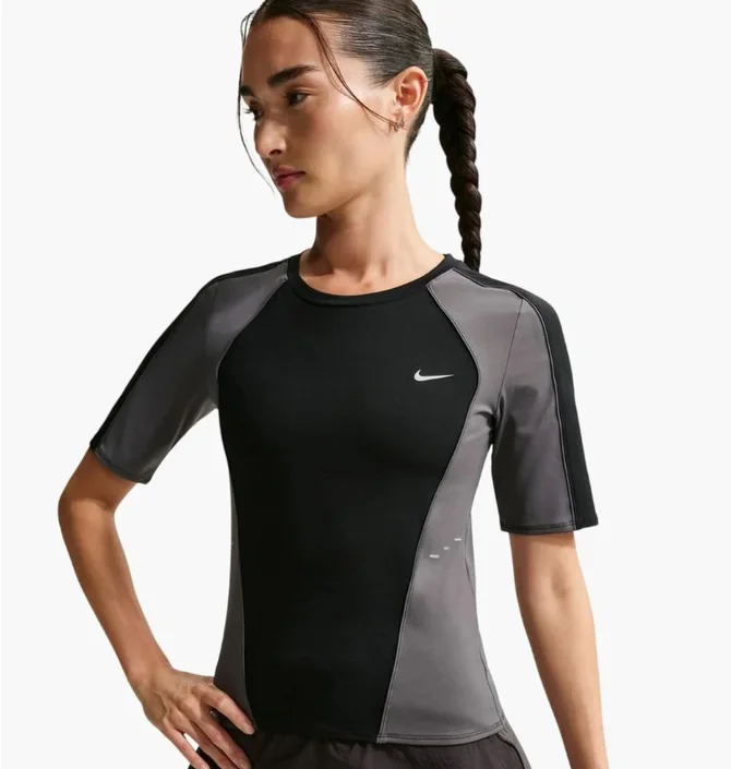Футболка женская Nike Swift Black/Grey IQ0173-010