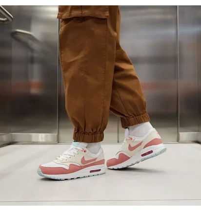 Кросівки дитячі Nike Air Max 1 Red Stardust Guava Ice Beige/Pink DZ3307-101