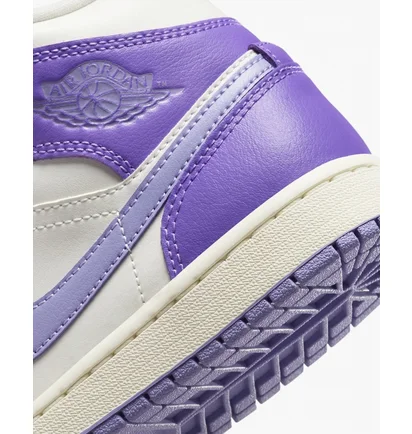 Кроссовки женские Air Jordan 1 Mid WomenS Shoes White/Violet BQ6472-504
