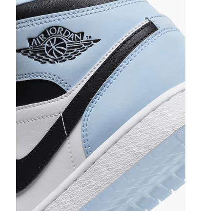Кросівки чоловічі Air Jordan 1 Mid Se MenS Shoes White/Light Blue DV1308-104