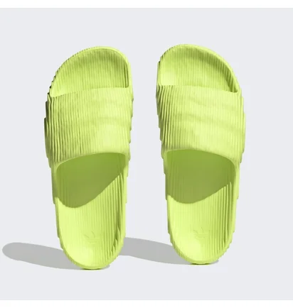 Тапочки унисекс Adidas Adilette 22 Slides Green HP6523