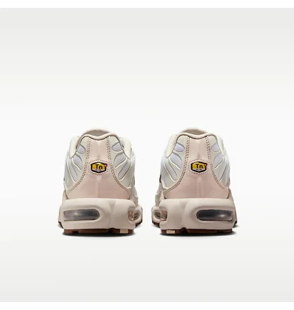 Кроссовки женские Nike Air Max Plus S E WomenS Shoes Beige IO0657-100