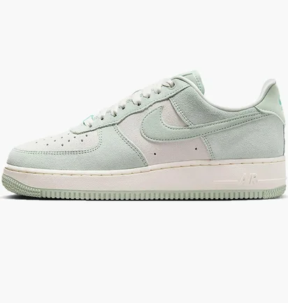Кроссовки женские Nike Wmns Air Force 1 07 Se Green HQ1497-099