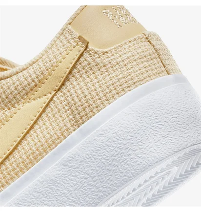 Кроссовки женские Nike Blazer Low Beige DN0744-700