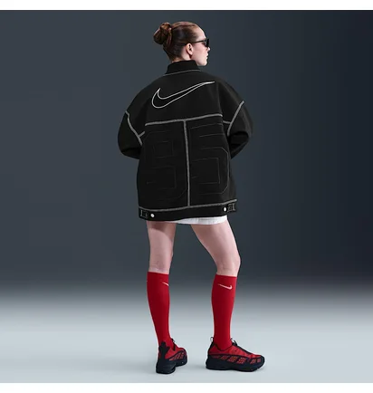 Куртка жіноча Nike Sportswear WomenS Oversized Graphic Cargo Jacket Black/White IB2037-010