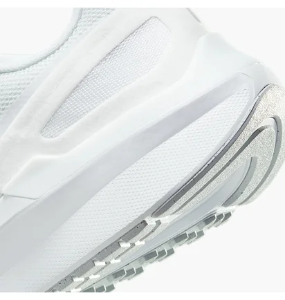 Кросівки чоловічі Nike Running Structure 25 White DJ7883-105