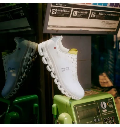 Кросівки чоловічі On Chaussures De Running Cloudflow 4 White 3MD30100248