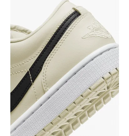 Кросівки жіночі Nike 1 Low Coconut Milk Yellow DC0774-121