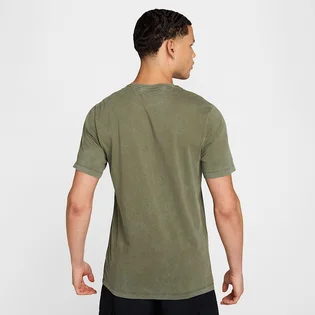 Футболка мужская Nike Sportswear Olive HJ0732-222