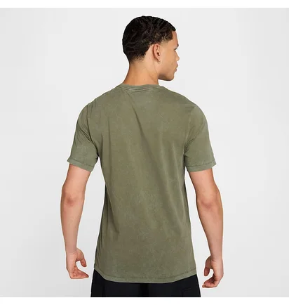 Футболка мужская Nike Sportswear Olive HJ0732-222