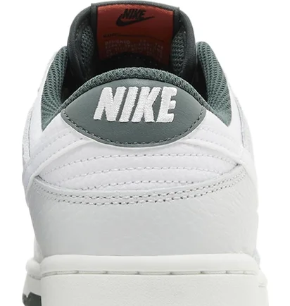Кросівки чоловічі Nike Dunk Low Se Grey HF2874-001