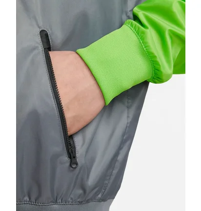 Куртка чоловіча Nike Wvn Lnd Wr Hd Jkt Grey/Green DA0001-065