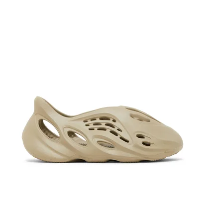 Тапочки мужские Adidas Yeezy Foam Runner Beige GV6840