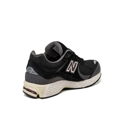 Кроссовки унисекс New Balance 2002R Black M2002RXT
