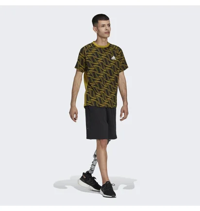 Футболка чоловіча Adidas Designed For Gameday Travel Tee Yellow/Black Hn9098