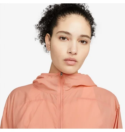 Куртка жіноча Nike Storm-Fit Run Division Jacket Peach DM7753-824