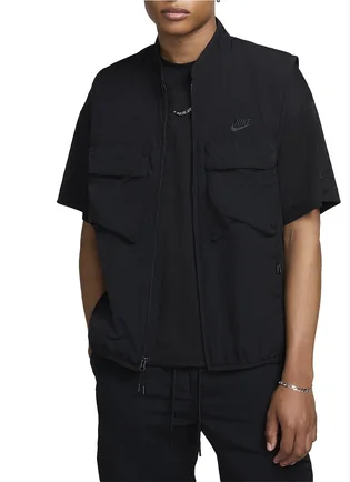 Жилетка чоловіча Nike Colete Tch Wvn Vest Black FZ0748-010