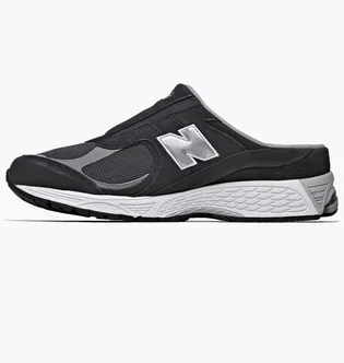 Тапочки мужские New Balance 2002R Shoes Black M2002Rmc