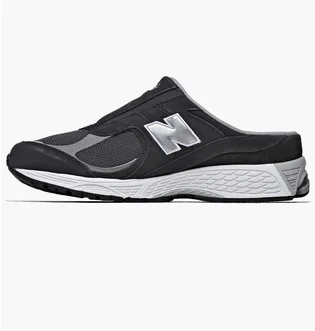 Тапочки мужские New Balance 2002R Shoes Black M2002Rmc