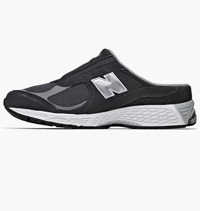 Тапочки мужские New Balance 2002R Shoes Black M2002Rmc