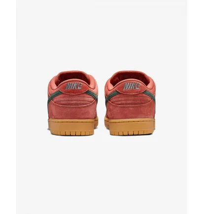 Кросівки унісекс Nike Sb Dunk Low Pro Red HF3704-800