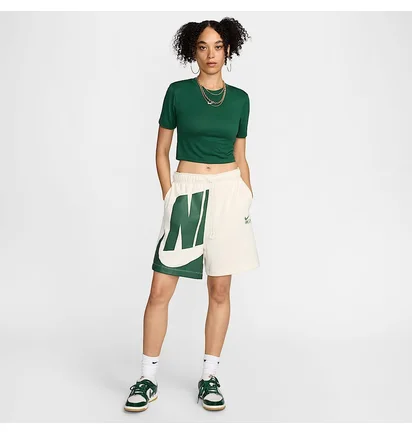 Футболка женская Nike Sportswear Essential Green FB2873-341