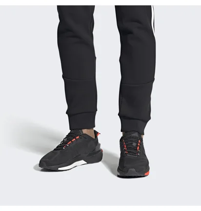 Кроссовки унисекс Adidas Avryn Shoes Black Hp5980