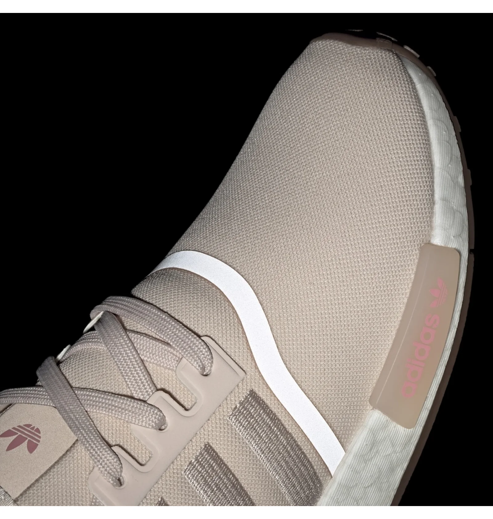 ᐉ Кроссовки женские Adidas Nmd_R1 Shoes Pink Hq4279 - купить в