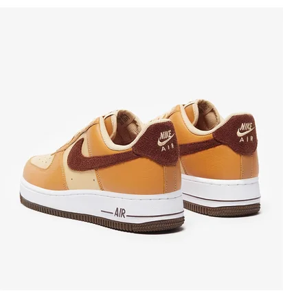 Кросівки жіночі Nike Sportswear Air Force 1 07 Next Nature Orange HQ3905-200