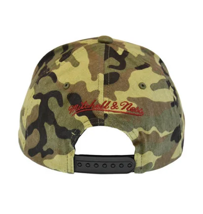 Кепка унисекс Mitchell & Ness Nba Chicago Bulls Woodland Desert Stretch Snapback Camo/Green 6HSSMM19494-CBUCMWD
