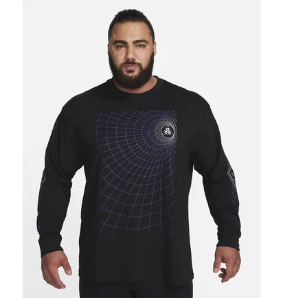 Лонгслив мужской Nike Acg Manhole Long-Sleeve T-Shirt Black FJ1133-010