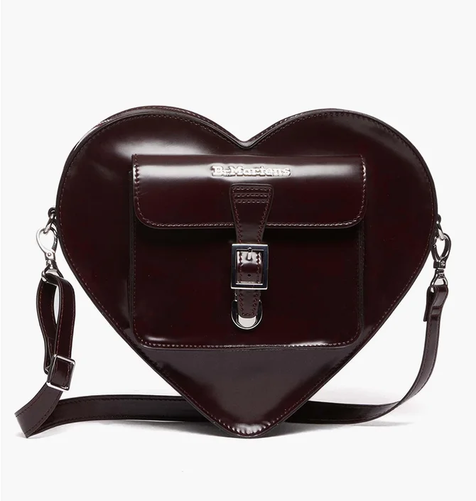 Рюкзак женский Dr. Martens Vegan Heart Shaped Backpack Bordo AD015601