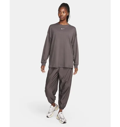 Лонгслив женский Nike T-Shirt Sportswear Brown HF0989-254