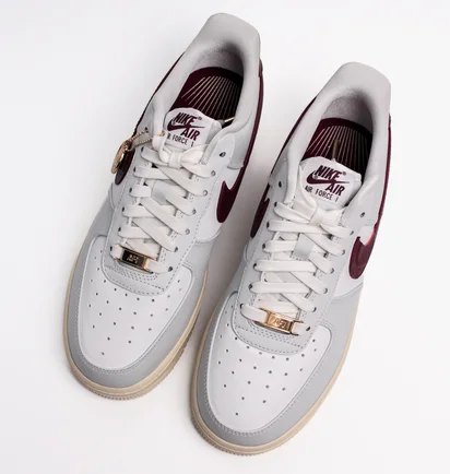 Кросівки жіночі Nike Wmns Air Force 1 07 Se Grey DV7584-001