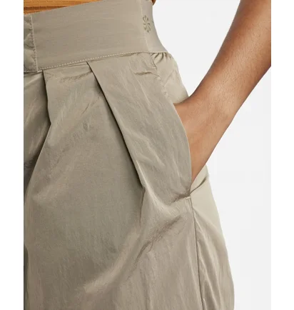 Штаны женские Nike Sportswear Tech Pack WomenS Repel Pants Brown FB8358-247