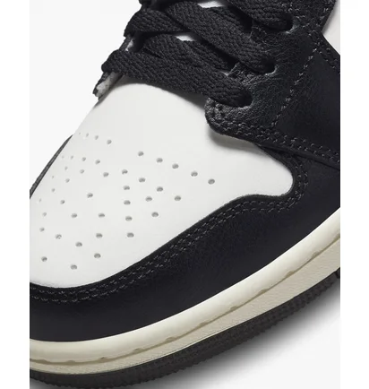 Кроссовки женские Air Jordan Retro 1 Mid Casual Shoes Black/White Bq6472-061