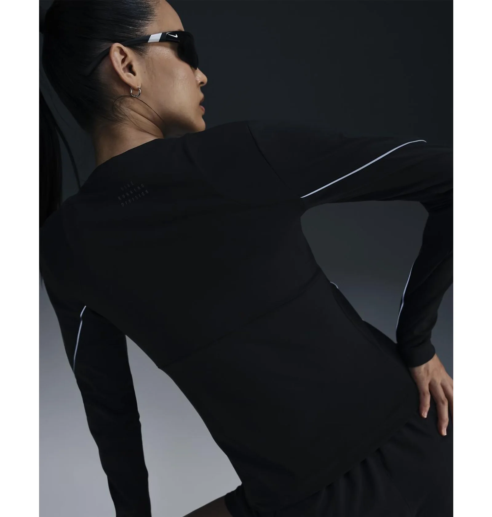 ᐉ Лонгслив женский Nike Running Division Black FV6418-010