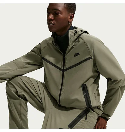 Куртка мужская Nike Tech Dri-Fit Woven Full-Zip Windrunner Olive IU6965-328
