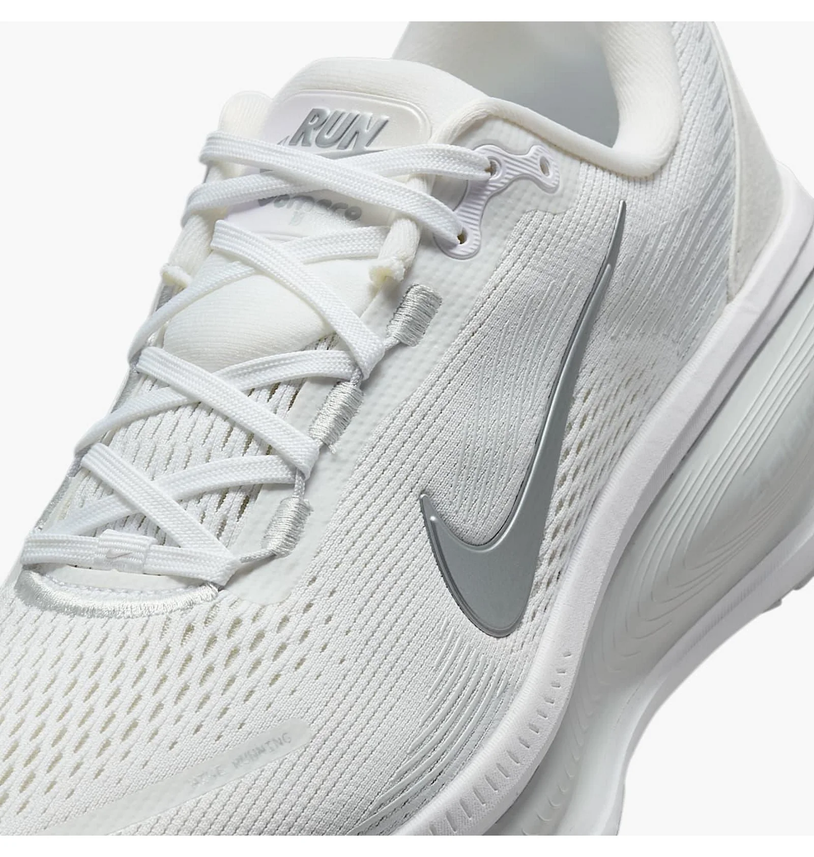 ᐉ Кросівки жіночі Nike W Air Zoom Vomero 18 White HM6804-104