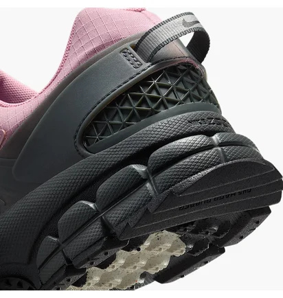 Кросівки жіночі Nike Zoom Vomero Roam Pink HQ2181-003