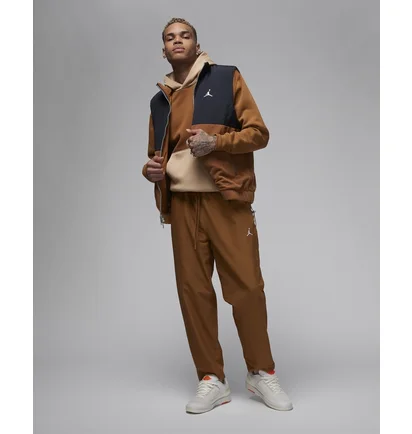 Куртка чоловіча Air Jordan Essentials Winter Vest Black/Brown FD8628-281