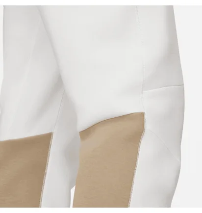 Штани чоловічі Nike Tech Fleece Jogger White FB8002-121