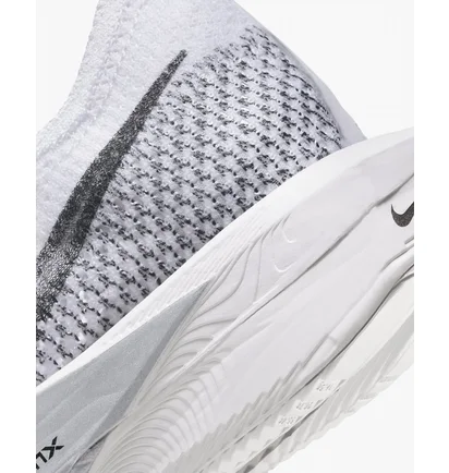 Кросівки жіночі Nike Vaporfly 3 WomenS Road Racing Shoes White DV4130-100